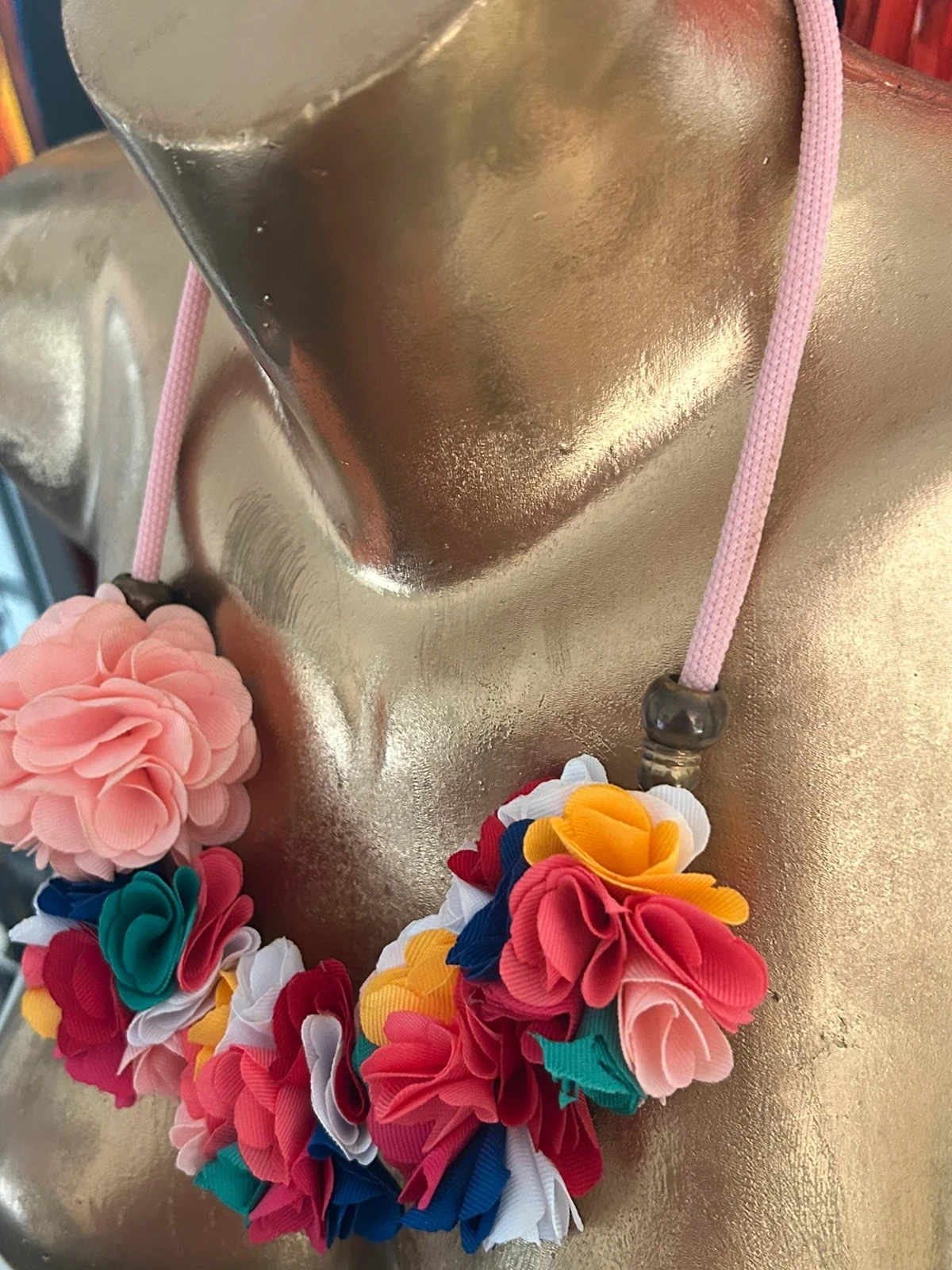 Colar antigo de fantasia multicolorido com flores – photo 2